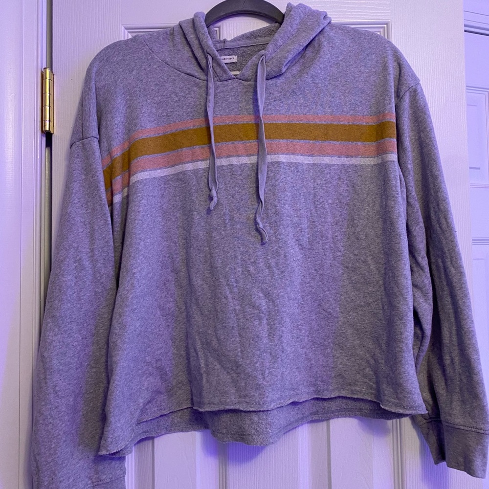 cropped sweatshirt